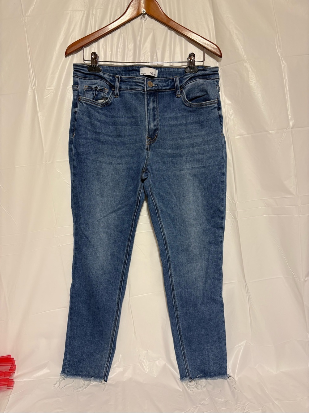 Vervet Blue Cropped Ankle Jeans with Frayed Hem